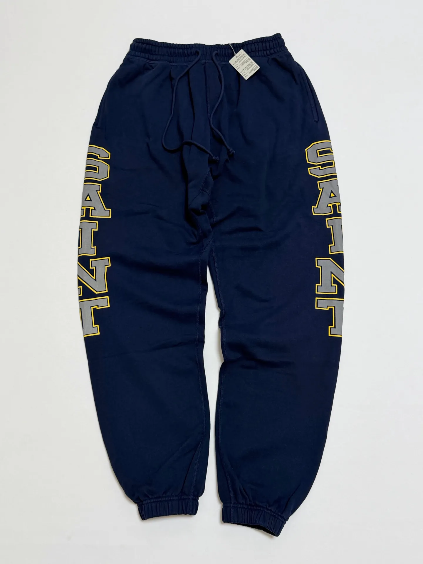 SAINT Mxxxxxx SWEAT PANTS/SAINT/NVY Reflective SAINT sweatpants Blue S-XL Original mold opening Loose tailoring Four needles and six lines boneless technology Top printing technology 3M reflective paste The best reflective effect in the industry Correct version Original consistent main mark/wash mark/cherub anti-counterfeiting